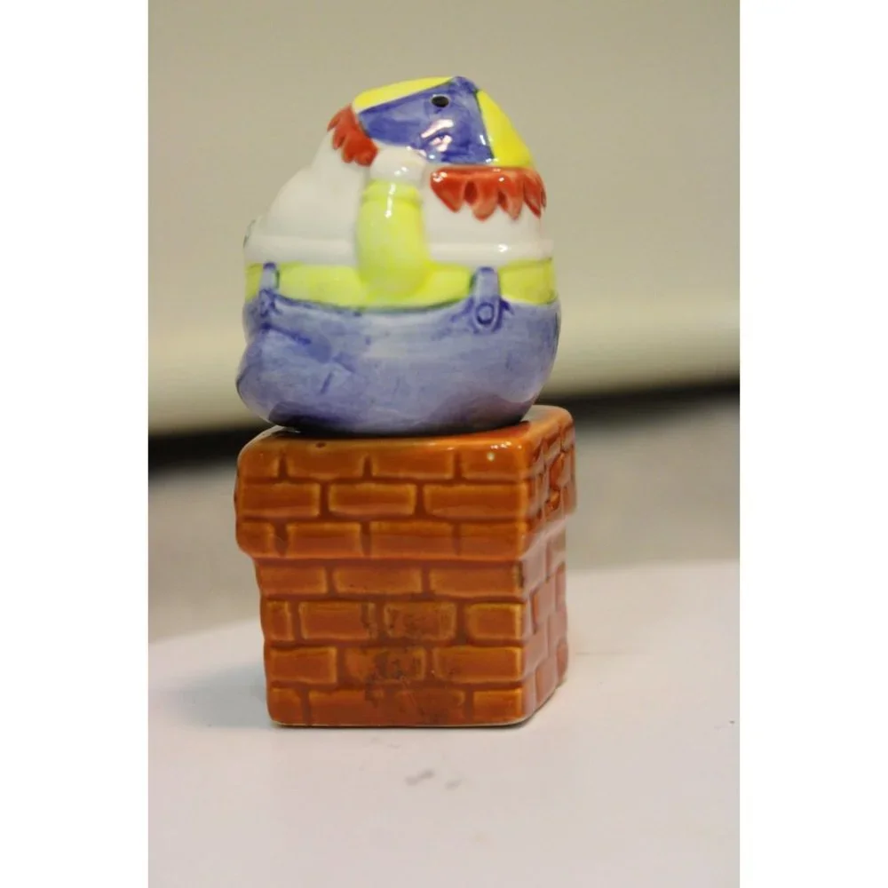 Salt & Pepper Shakers - Vintage Norcrest Humpty Dumpty
